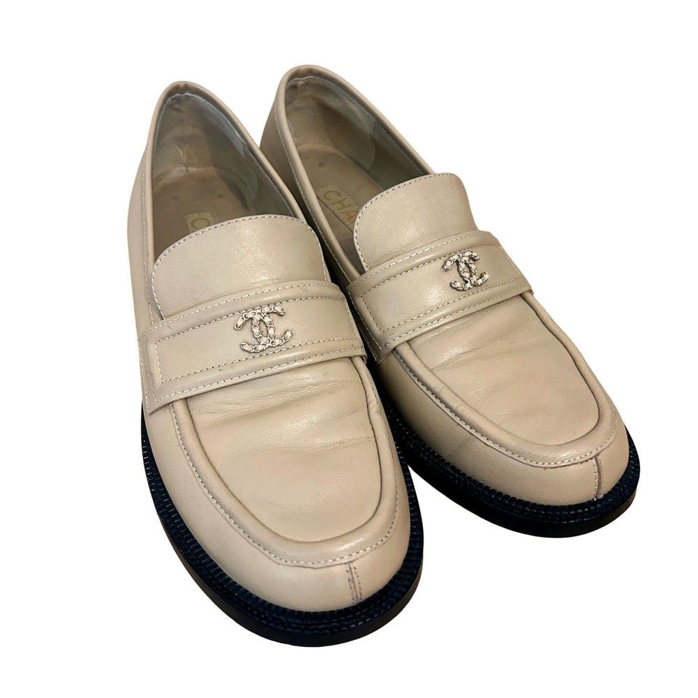Chanel Beige Tan Lambskin Leather CC Logo Penny Loafers G37435 Size 40C - Picture 2 of 16